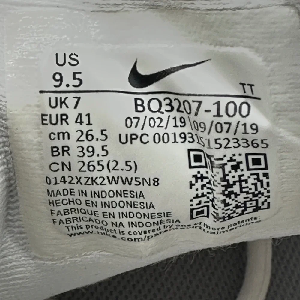 Nike BQ3207-100 Womens Size 9.5 Revolution 5 Sneaker Pure Platinum Running Shoes